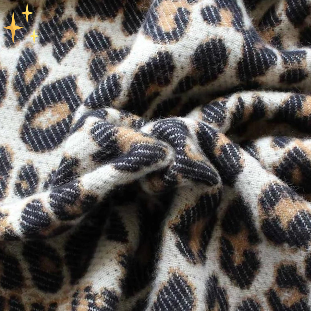 Emma – Soft and Elegant Scarf with Leopard Pattern