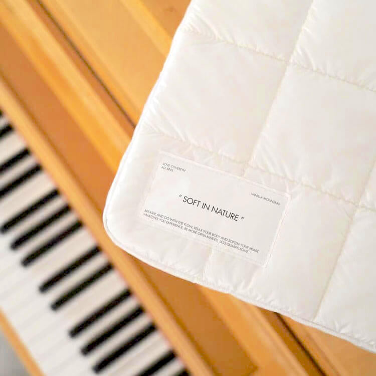 Sophie – Elegant and Protective Puffer Case for MacBook & iPad