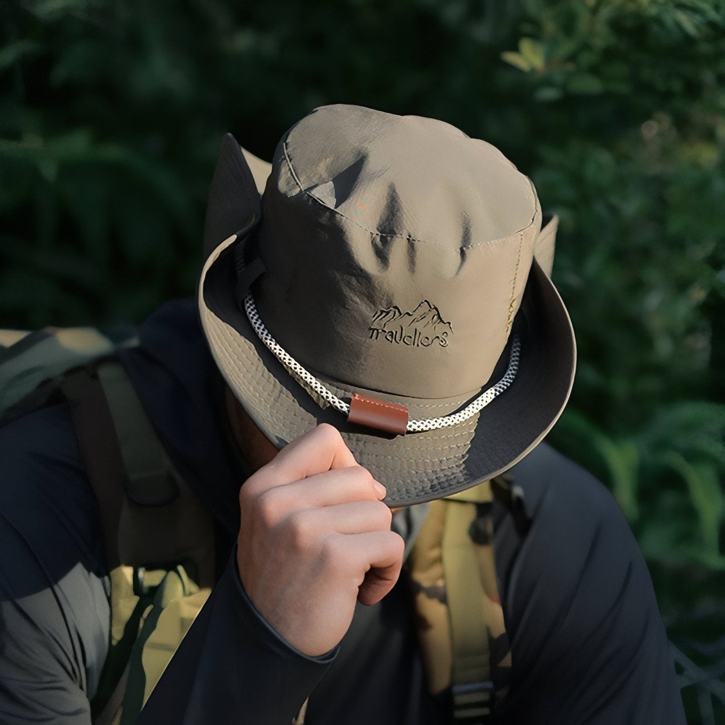 Chapeau Imperméable Randonnée Large Bord et Respirant