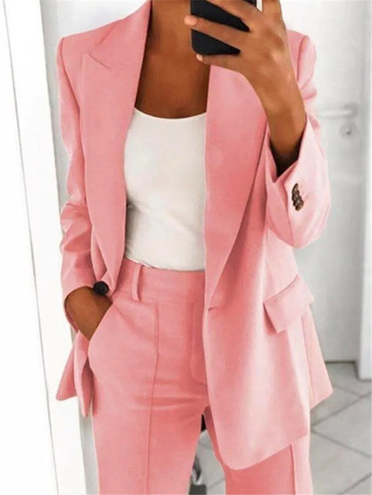 Emma – Elegant women's pantsuit with refined blazer