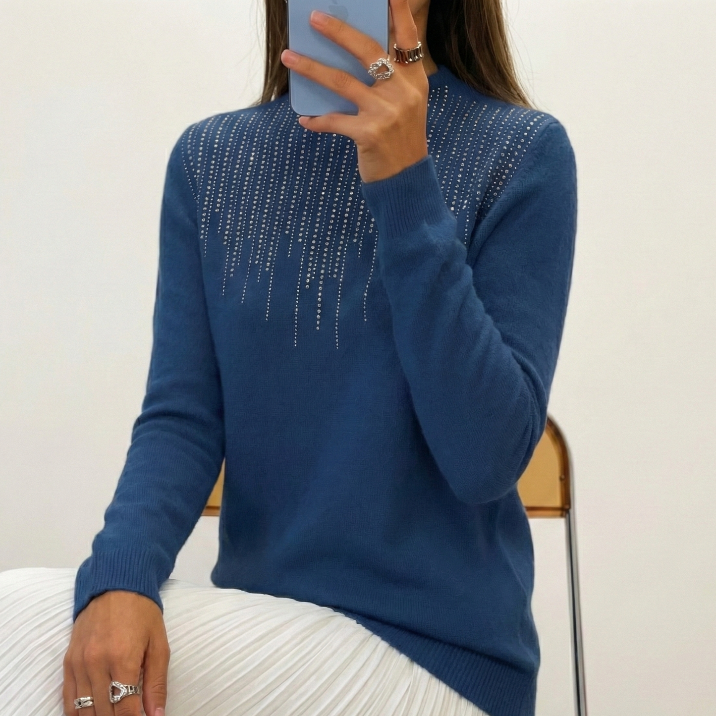 Freda – Stilig genser med halvhøy hals og paljetter
