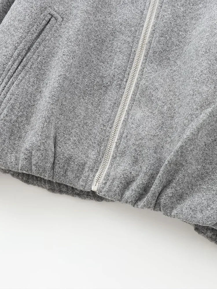 Léa – Bomber élégante en tissu doux gris