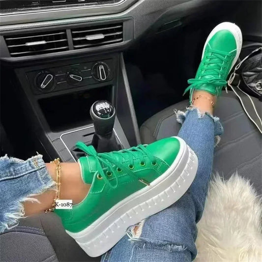 Léa Elegant and Breathable Women's Platform Sneakers
