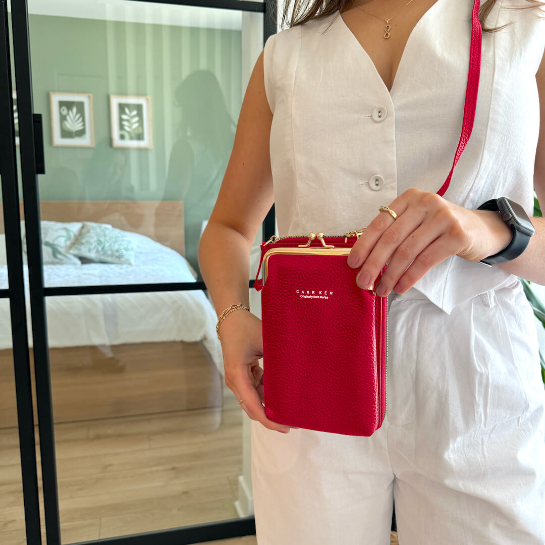 Léna Elegant Mini Phone Bag in Vegan Leather