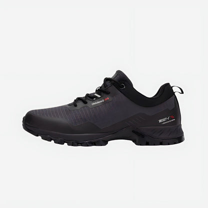 Men's Hiking Shoes with Grip and Lightness