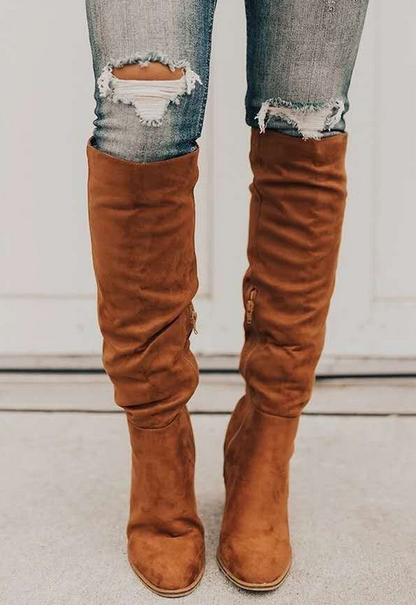 Sophie – Bottes hautes en suède douce à talons élégants