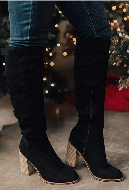 Sophie – Bottes hautes en suède douce à talons élégants