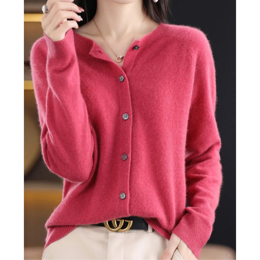 Sophie – Cardigan doux et élégant en maille fine