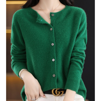 Sophie – Cardigan doux et élégant en maille fine
