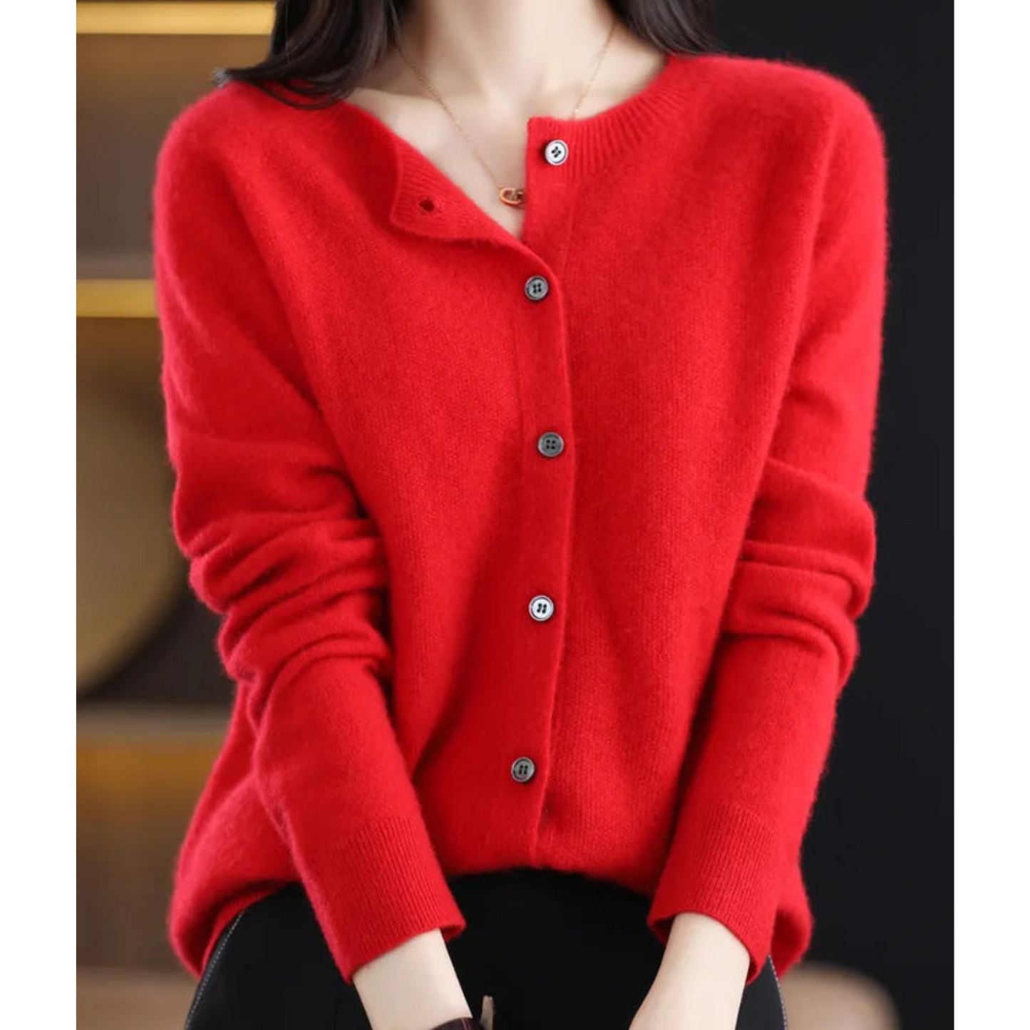 Sophie – Cardigan doux et élégant en maille fine