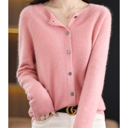 Sophie – Cardigan doux et élégant en maille fine