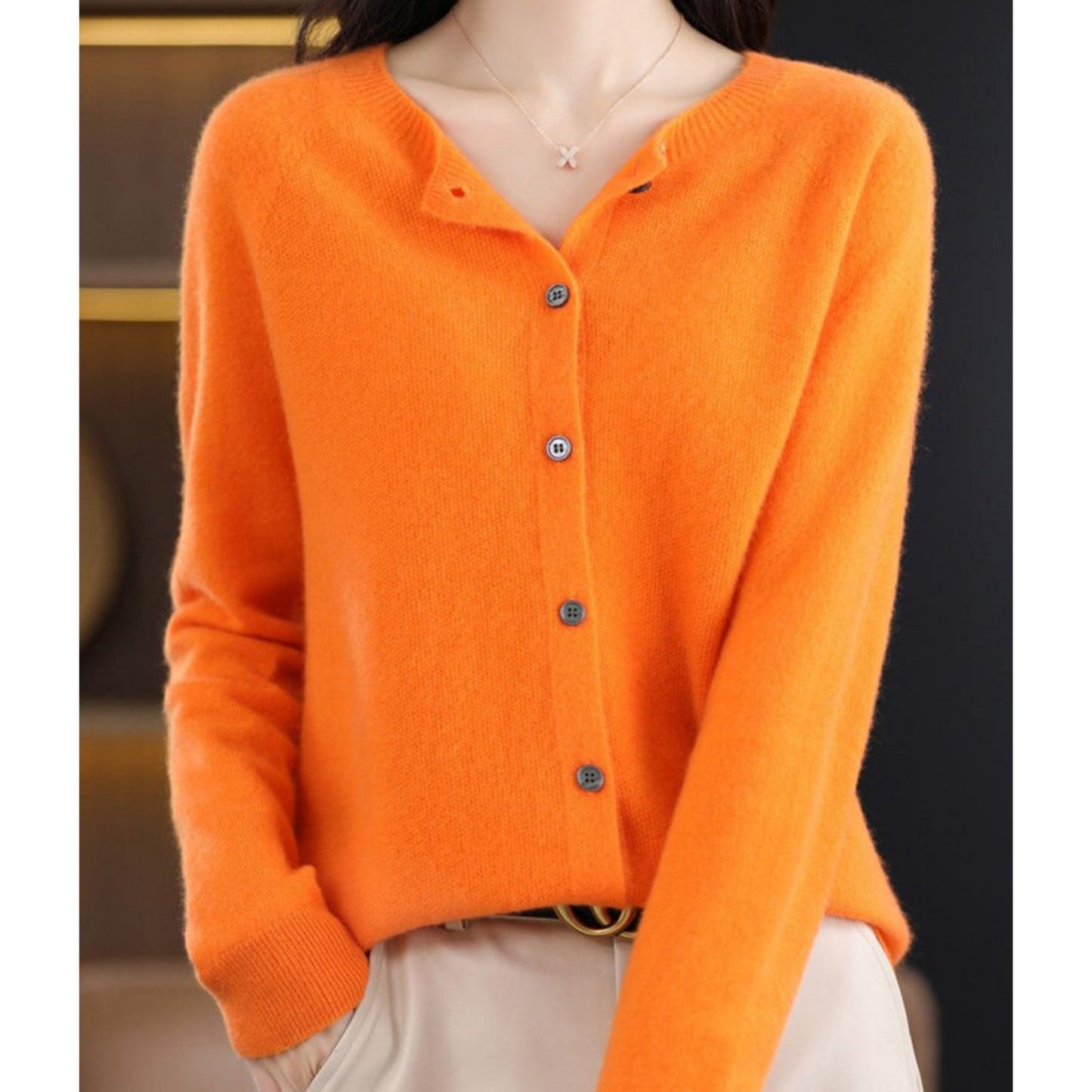 Sophie – Cardigan doux et élégant en maille fine