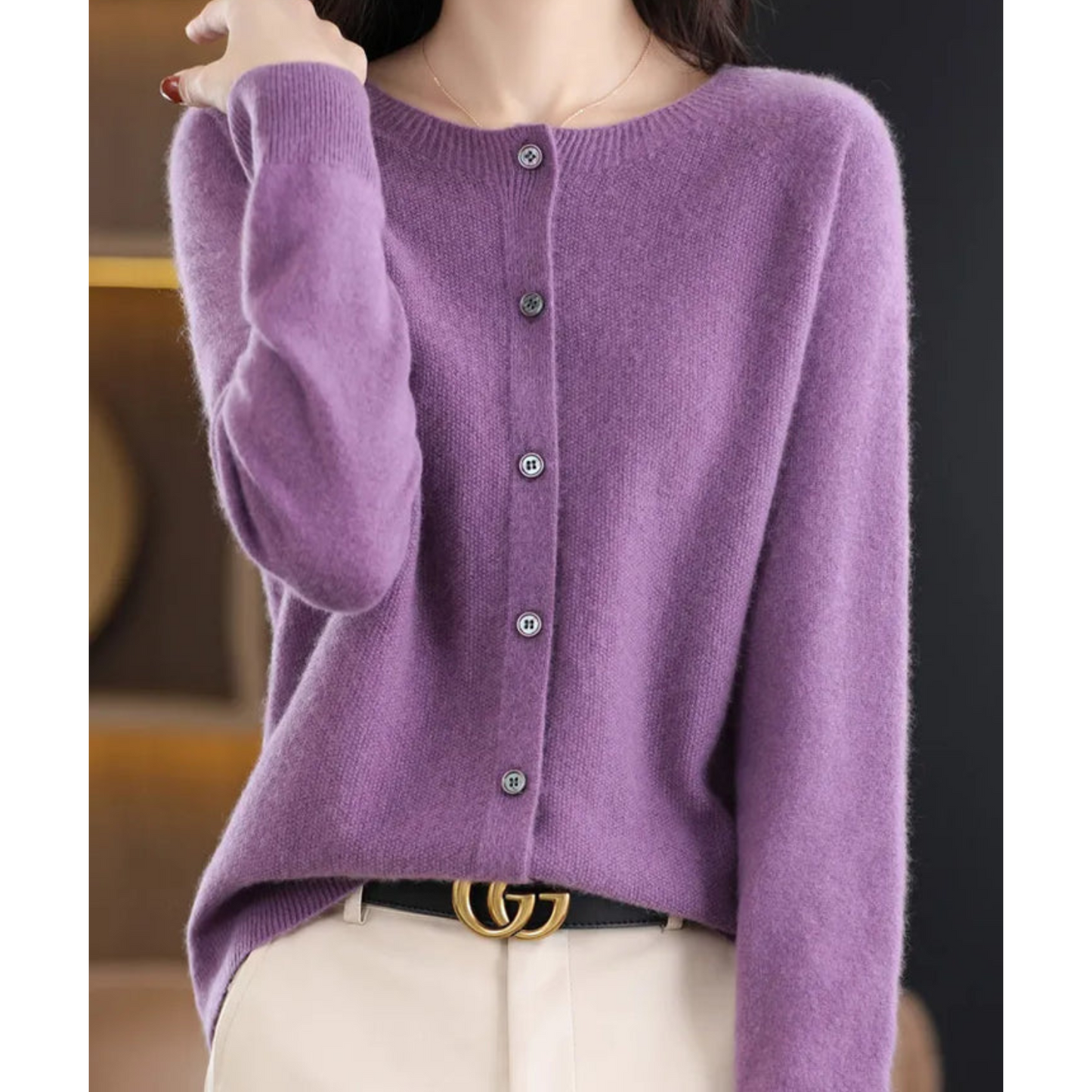 Sophie – Cardigan doux et élégant en maille fine