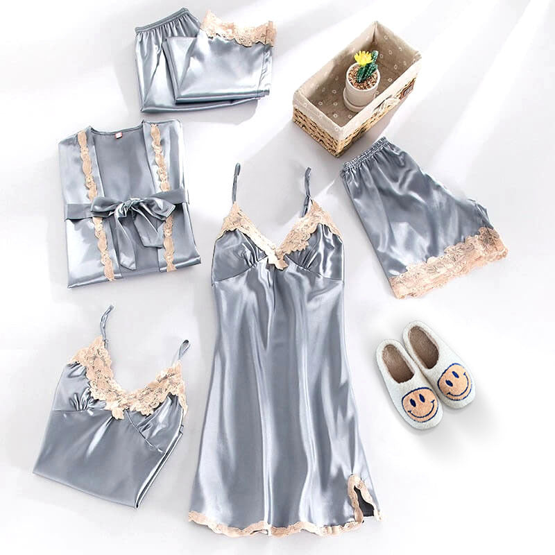 Sophie Ensemble Satiné Élégant – Pyjama 5 Pièces avec Détails en Dentelle