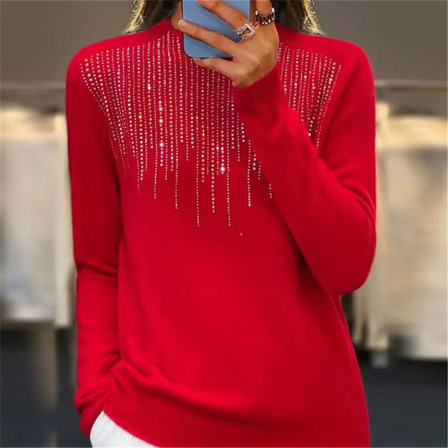 Sophie – Pull doux à col montant orné de sequins
