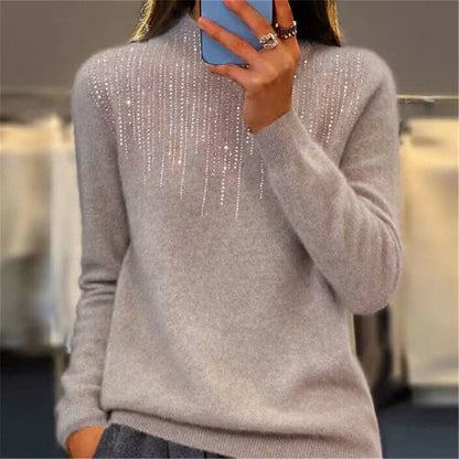 Sophie – Pull doux à col montant orné de sequins