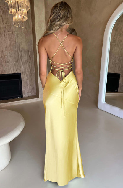 Sophie Élégante Robe Longue en Satin Luxe à Dos Nu et Fente