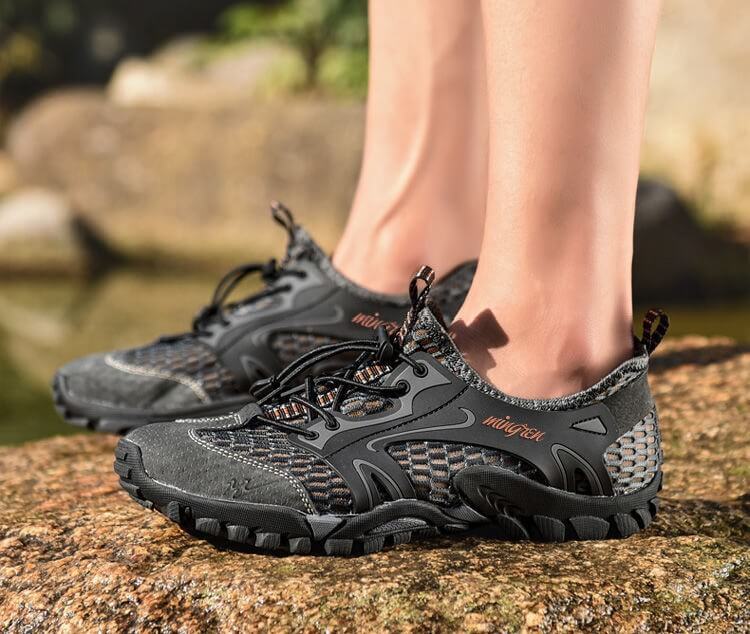 Chaussures d'Eau Homme à Mesh Respirant Drainant, Semelle Souple Antidérapante et Serrage Rapide