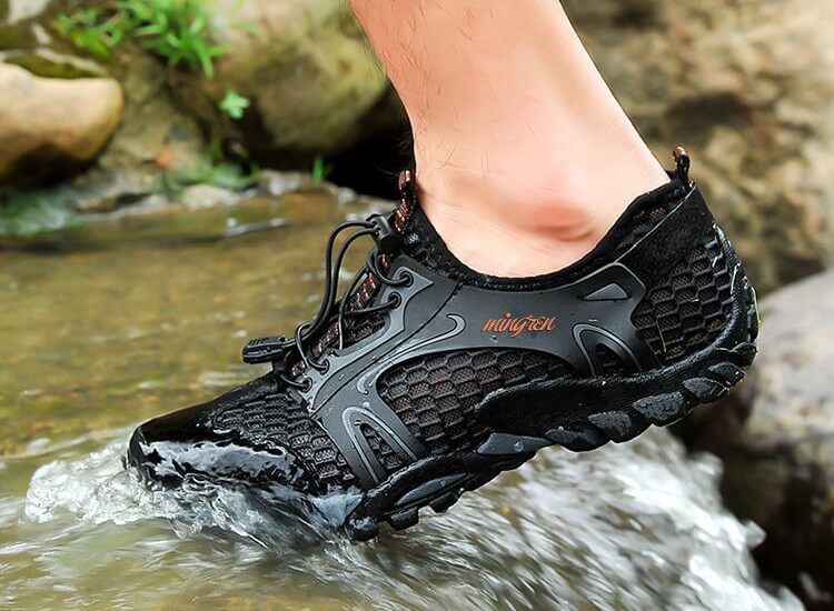 Chaussures d'Eau Homme à Mesh Respirant Drainant, Semelle Souple Antidérapante et Serrage Rapide