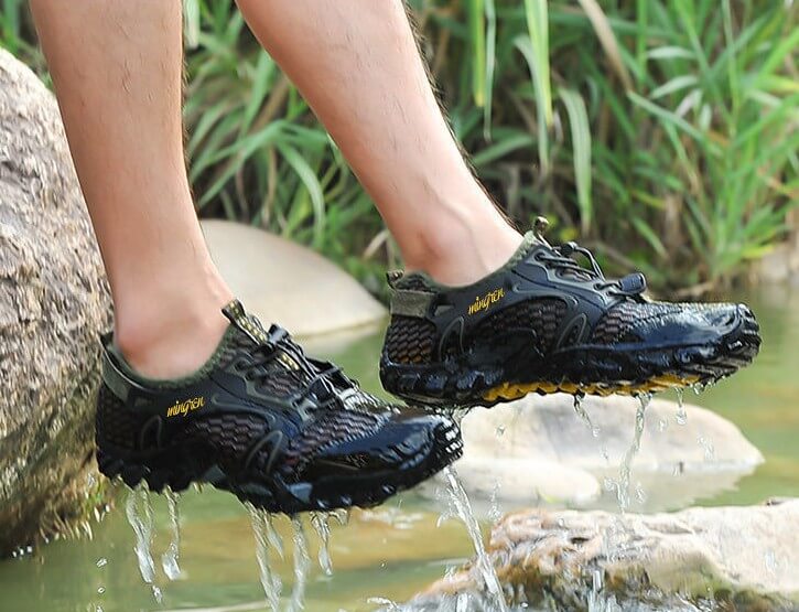 Chaussures d'Eau Homme à Mesh Respirant Drainant, Semelle Souple Antidérapante et Serrage Rapide